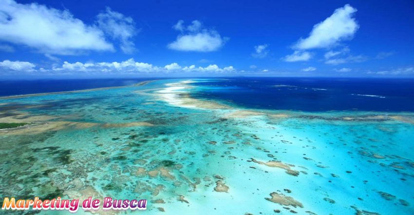 Laut Biru: Keindahan Pantai dengan Pemandangan Mempesona